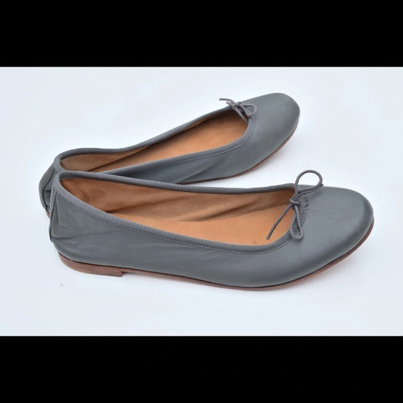 A flats - Picture 1 of 8